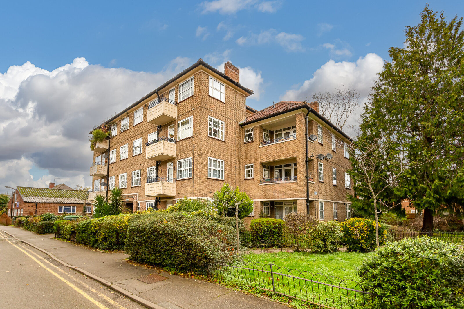 2 bedroom  flat for sale London Road, Mitcham, CR4, main image