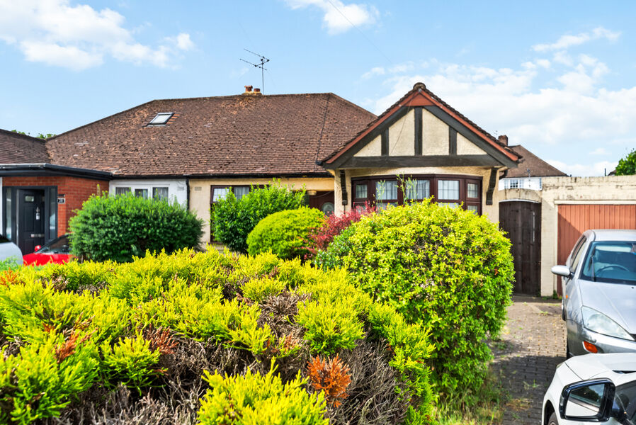 3 bedroom semi detached bungalow for sale