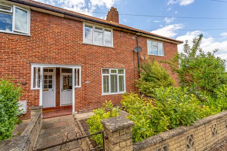 2 bedroom mid terraced house for sale