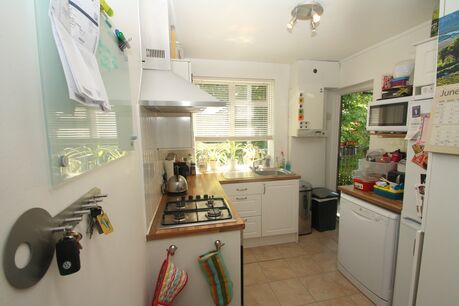 2 bedroom  flat to rent, Available from 31/01/2025