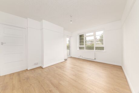 2 bedroom  flat to rent, Available from 30/09/2024