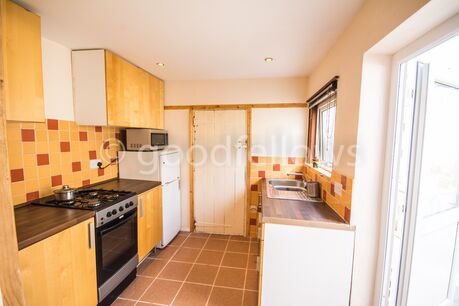 1 bedroom  flat to rent, Available part-furnished from 04/11/2024