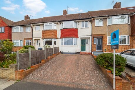 3 bedroom mid terraced house for sale