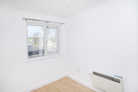 2 bedroom  flat to rent, Available from 08/02/2025